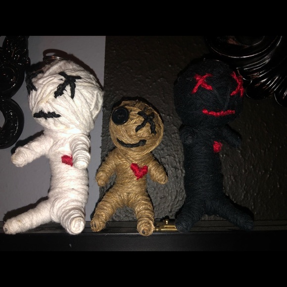 voodoo doll keychain hot topic